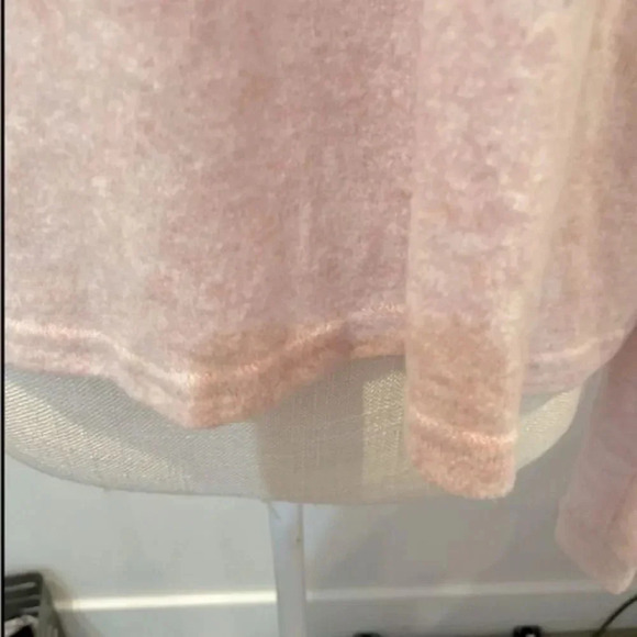 NWOT PINK GILLI LIGHTWEIGHT BRUSHED FABRIC LONG SLEEVE CREW NECK TOP SIZE L - Picture 9 of 11